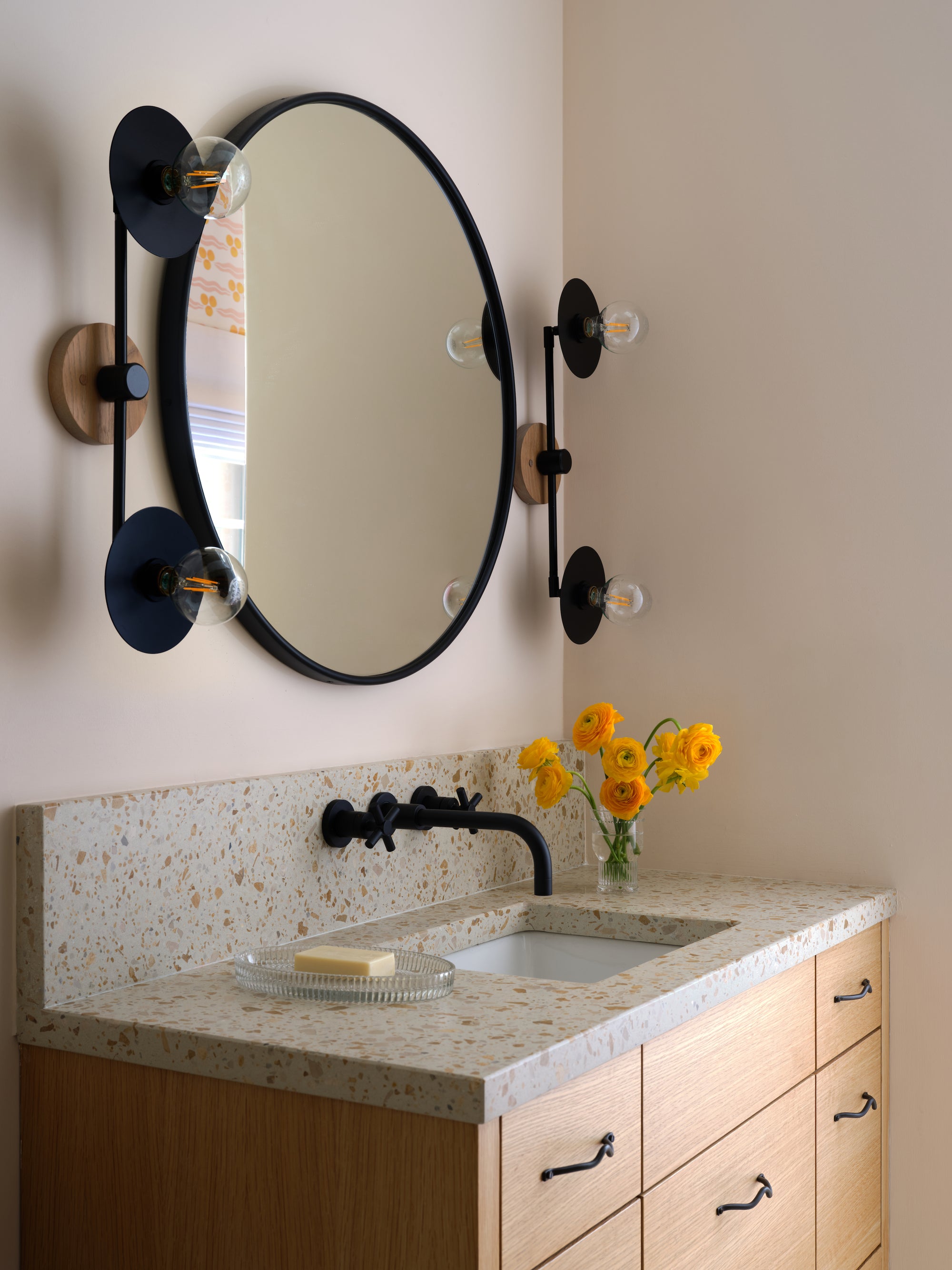 <h2><a href="https://worleyslighting.com/products/double-galileo-sconce" title="https://worleyslighting.com/products/double-galileo-sconce">Galileo Double Sconce 22"</a></h2>