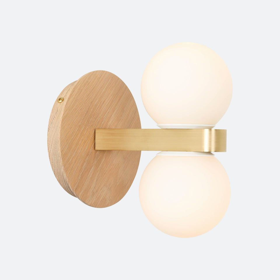 Cornsilk Oak, Classic Brass Arm, Satin White Accent
