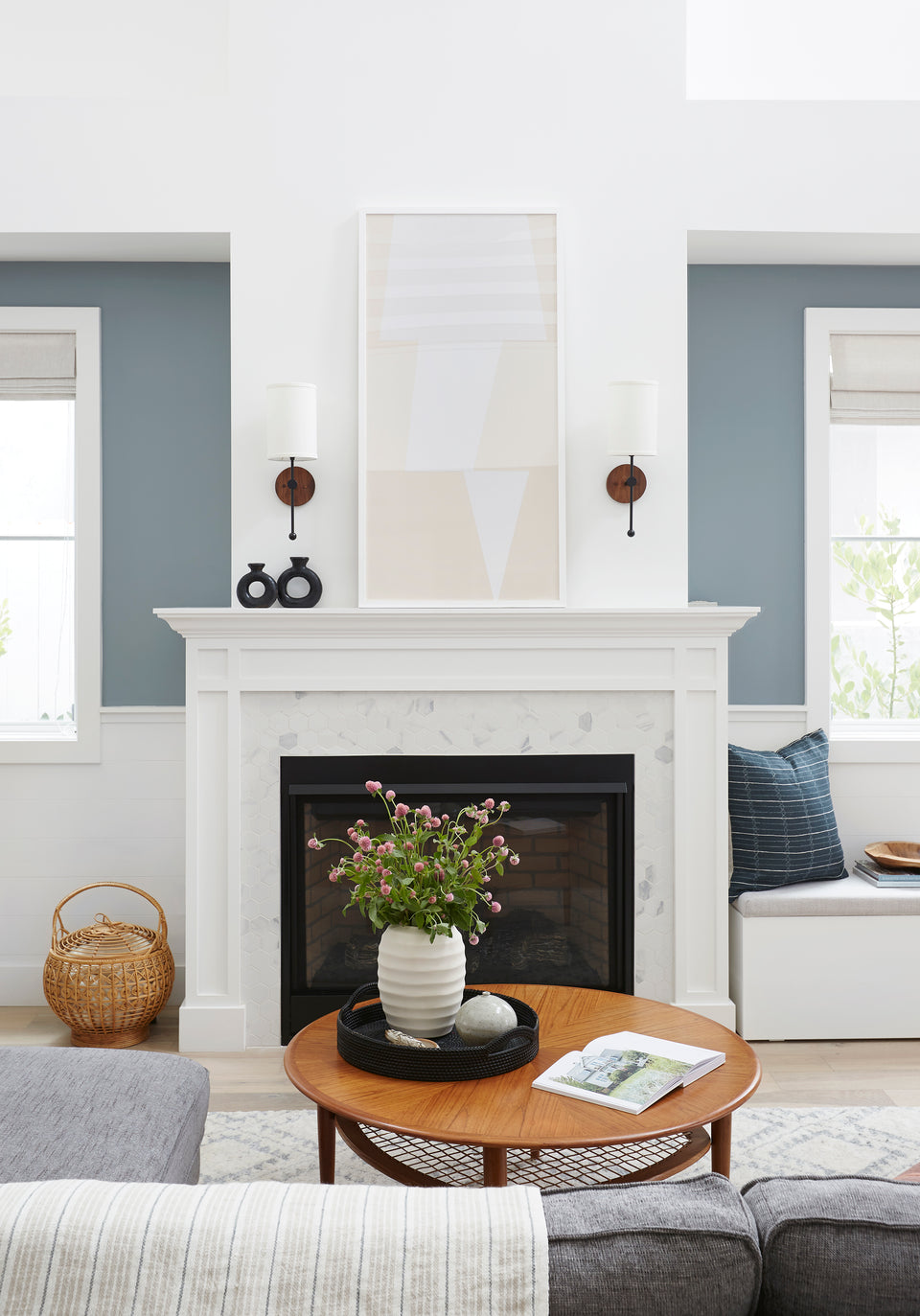 Walnut, Matte Black, White Linen