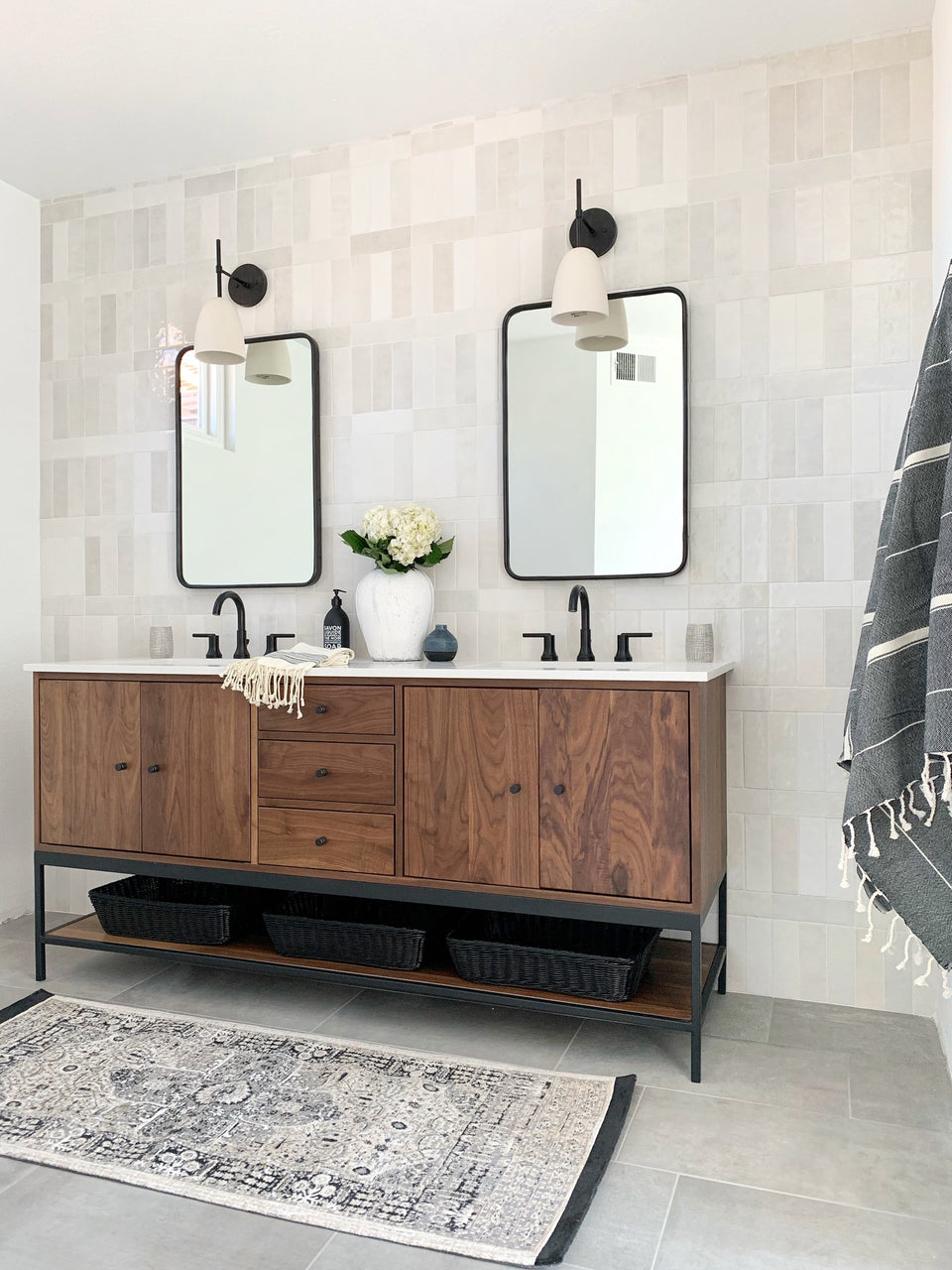 Design: Anaber Design
